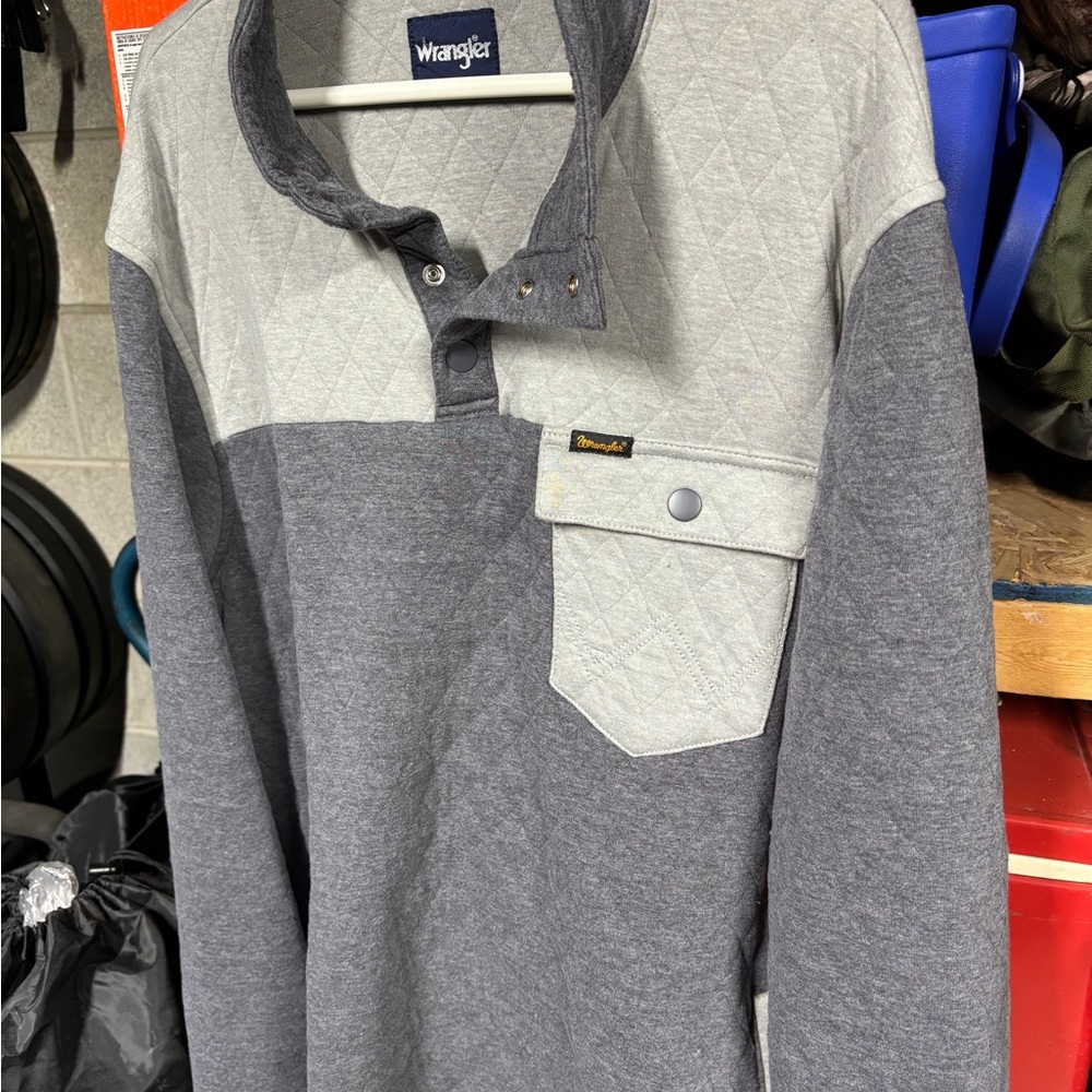 Wrangler Gray Quilted Pullover